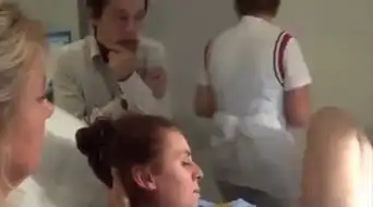  准爸陪产近距离目睹生娃全过程,被吓成了一整套风中凌乱的表情包