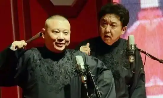  表情相声皇后中国摇滚协会副会长,名头明明这么响,他却说活着只...表情