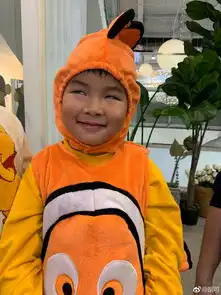  组图小鱼儿戴帽子紧箍住脸蛋捂脸翻白眼秒变表情包