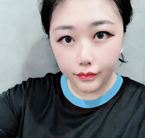  乔碧萝决定减肥,每天都晒健身后照片,被小细节一秒打回原形