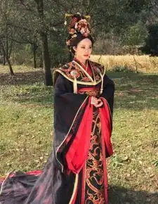  邓超晒孙俪新剧惊恐表情包网友娘娘赐一丈红