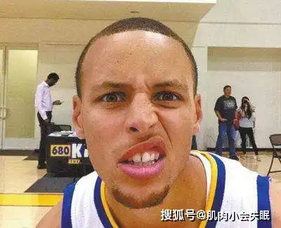  mvp库里生涯至今扣篮数35个,命中率为低于罚球