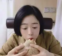 蒋欣为新剧改变发型,换波波短发清爽减龄,网友吃相太可爱了
