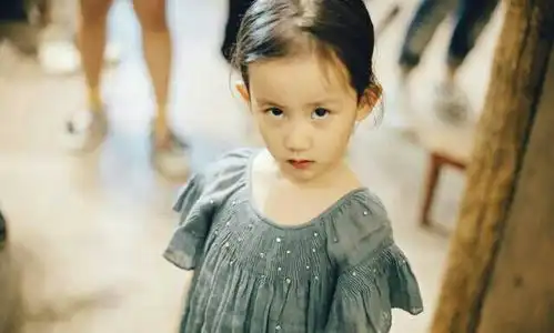  黄磊家的女儿一个气质优雅一个古灵精怪,母女三人同框画面美极了