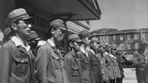  中将骑白马误闯日军兵营,高喊呦西,日军列队敬礼