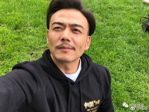  小包总邪魅一笑,让人想起教主表情包