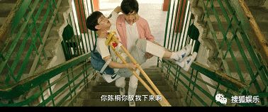  娱乐日报潘粤明疑带女友聚餐前夫曝韩安冉吸毒唐一菲给粉丝发万元红包