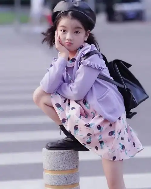  董力女儿阿拉蕾整容式成长,看看长大后的照片,美出了天际