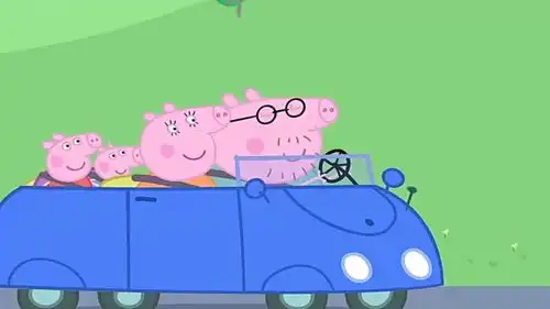 小猪佩奇佩琪喜欢蓝色的新车,猪爸爸却不会操作,甩一脸的水  小猪佩奇佩琪喜欢蓝色的新车,猪爸爸却不会操作,甩一脸的水