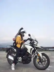 厉害玉林90后妹子画出国内第一套摩托表情包,抖音上很火 厉害玉林90后妹子画出国内第一套摩托表情包,抖音上很火