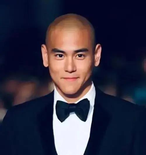  看看明星的光头照,看看哪一张能打动你气质才是真正的担当