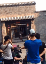  爆笑gif图你们可能不知道打着乒乓球被冰雹袭击的落寞感