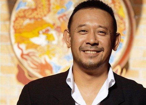  硬汉姜文给周润发写情书吓坏发哥,妻子周韵把他的皮衣送给保安