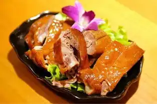  送肉送粉送饮料东施变身老板娘,带上激萌表情包,为你讲一个关于美食与爱的故事