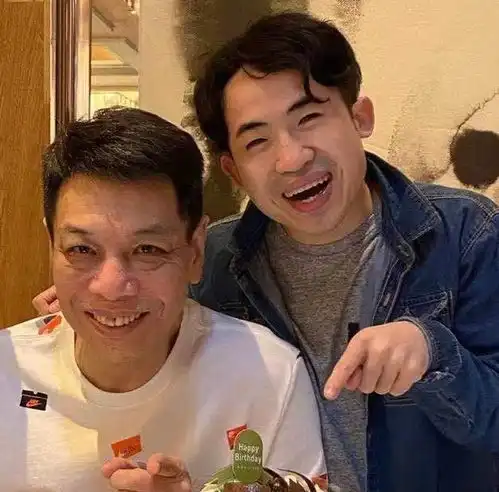  周星驰御用配角如花李健仁,中风后露面口齿不清精神状态良好
