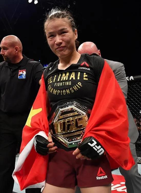  张伟丽吃掉饼干姐,重回ufc冠军宝座中国力量再次闪耀格斗之巅