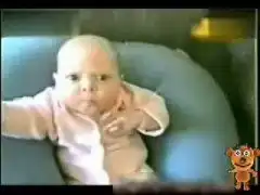  可爱baby的表情笑死人不偿命哦