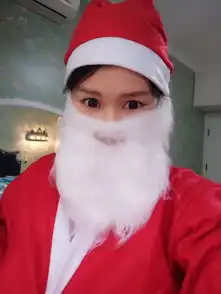  装扮成圣诞老人就是为了看你惊喜的表情