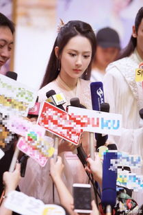  媒体说杨紫表情僵硬杨紫回怼你家这么照脸不变形啊