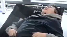  论熬夜有谁熬的过护士,用最贵的青春熬最廉价的夜,愿被世界温柔以待,愿护理一生归来仍是少女