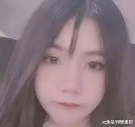  小团团和乔碧萝露脸照对比,竟然有着几分神似,美颜真的太强大