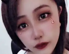  乔碧萝不甘心被封杀,新照片御姐范十足,网友大妈,收了神通吧