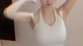  略略略,好可爱的表情,女朋友太好看了吧