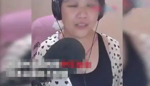  乔碧萝发视频反驳自己是大妈,粉丝太狠榜1退榜,榜二做法更绝