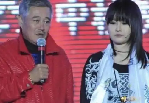  娱乐圈幸运的两个人,王思聪与球球,前者肆意挥霍青春,后者官宣恋情