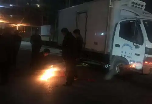  济南一2岁男童被货车碾死妈妈快要哭晕肇事司机竟然跑了警方已介入