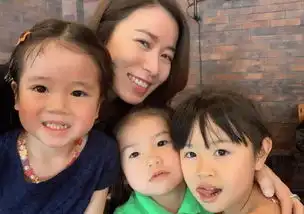  佘诗曼为干女儿庆生,母女三人超萌,女儿一个像杨戬,一个像琵琶