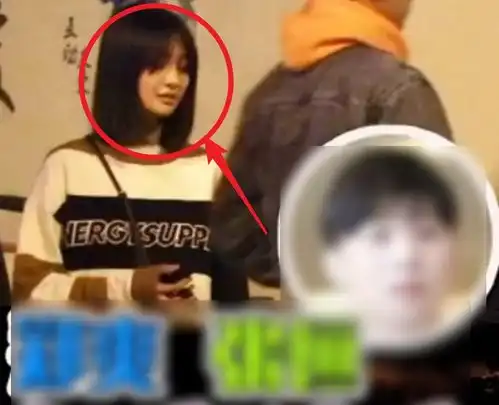  郑爽张恒在街上争执,女方不停抽烟好憔悴,张恒的表情才无奈了