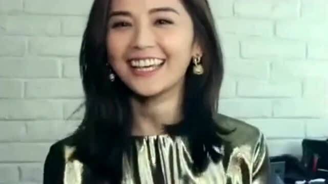  蔡卓妍模仿表情包锁屏,每一个表情都很可爱,很符合她本身的形象