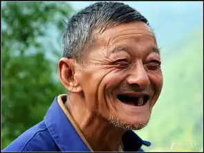 一位老人的表情