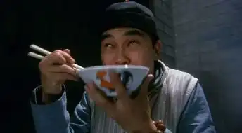 星爷也爱鸡公碗,周星驰有碗的地方就有它