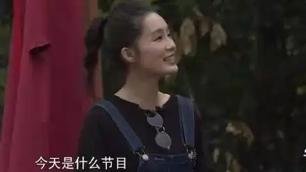  邓伦帮李沁洗手盛饭撩头发,真如应采儿所言这是因为爱情