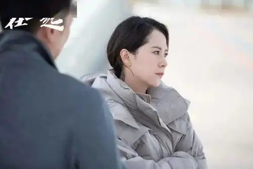  在一起上演口罩背后的真善美,海清董璇姐妹情深,冯绍峰哭戏感人