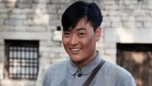  因拍戏双目失明,抑郁自杀两次失败,今女装亮相成影帝