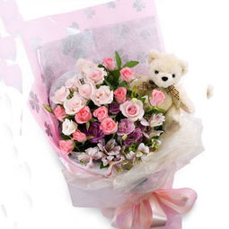  徐州网上花店商品内容材料粉玫瑰11枝,淡香槟9枝,水仙百合点缀,小熊一只包装淡粉色系棉纸羽纱包装,扇形花束