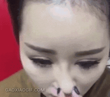  搞笑gif图妖娆性感闷骚集于一身的男人