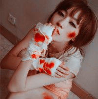 脸上有血的表情包