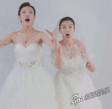 angelababy倪妮身穿婚纱抢捧花表情夸张出彩