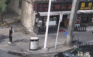  香洲女子闹市过街,被女司机丰田霸道碾入车底死亡