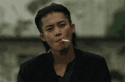  抽烟的聊天动态表情图