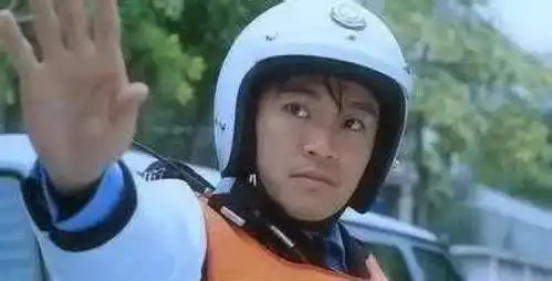  这条涨薪消息,看哭了所有警察......