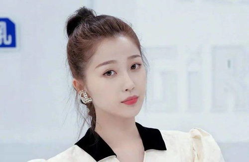  虞书欣向经纪公司开炮,吐槽自己的美颜照太假,这是明星的倔强