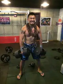  格斗狂人直言中国人最爱看热闹,网友最应该打闫芳