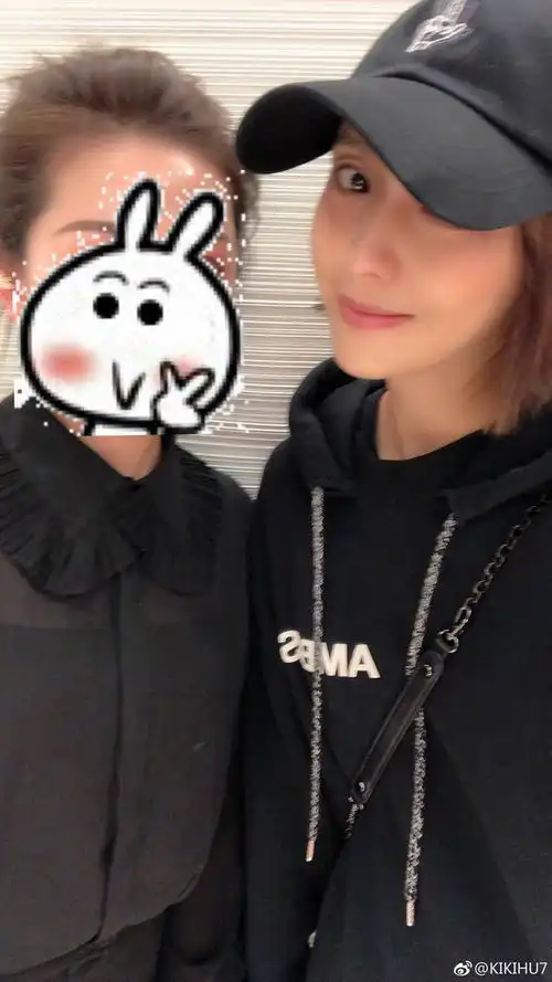 佟丽娅远赴澳大利亚看望董璇,姐妹情深感动众人 佟丽娅远赴澳大利亚看望董璇,姐妹情深感动众人