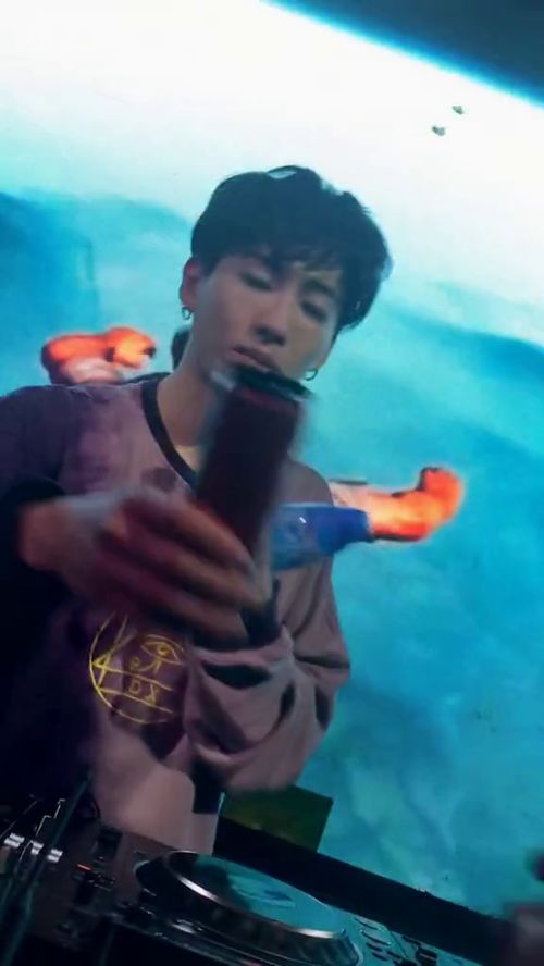  昨天给你看视频之后,貌似也是这个表情李怼怼真怂