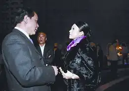  章子怡演绎现实版强颜欢笑与徐帆同坐有面子